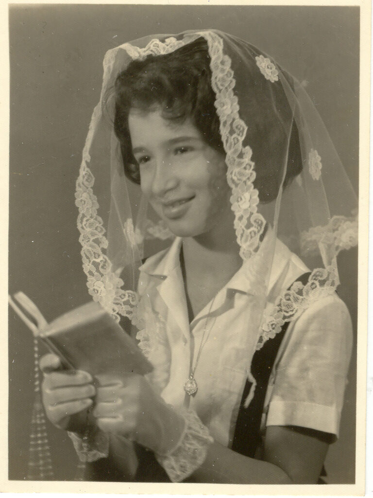 Regina Helena Martins Affonso, auxiliar de gerência, entrevistada em 2006